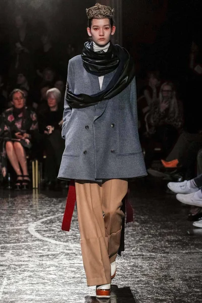 Look 5